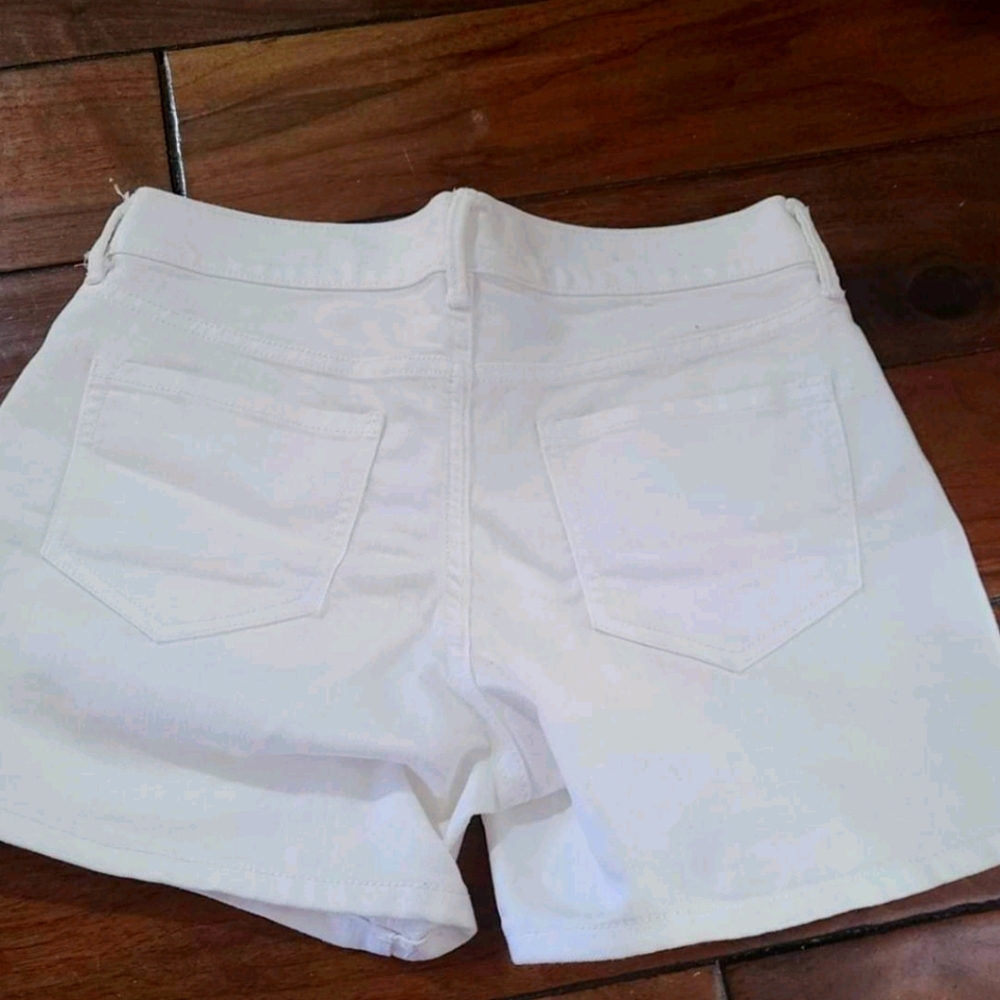 Size 2 Old Navy White Shorts